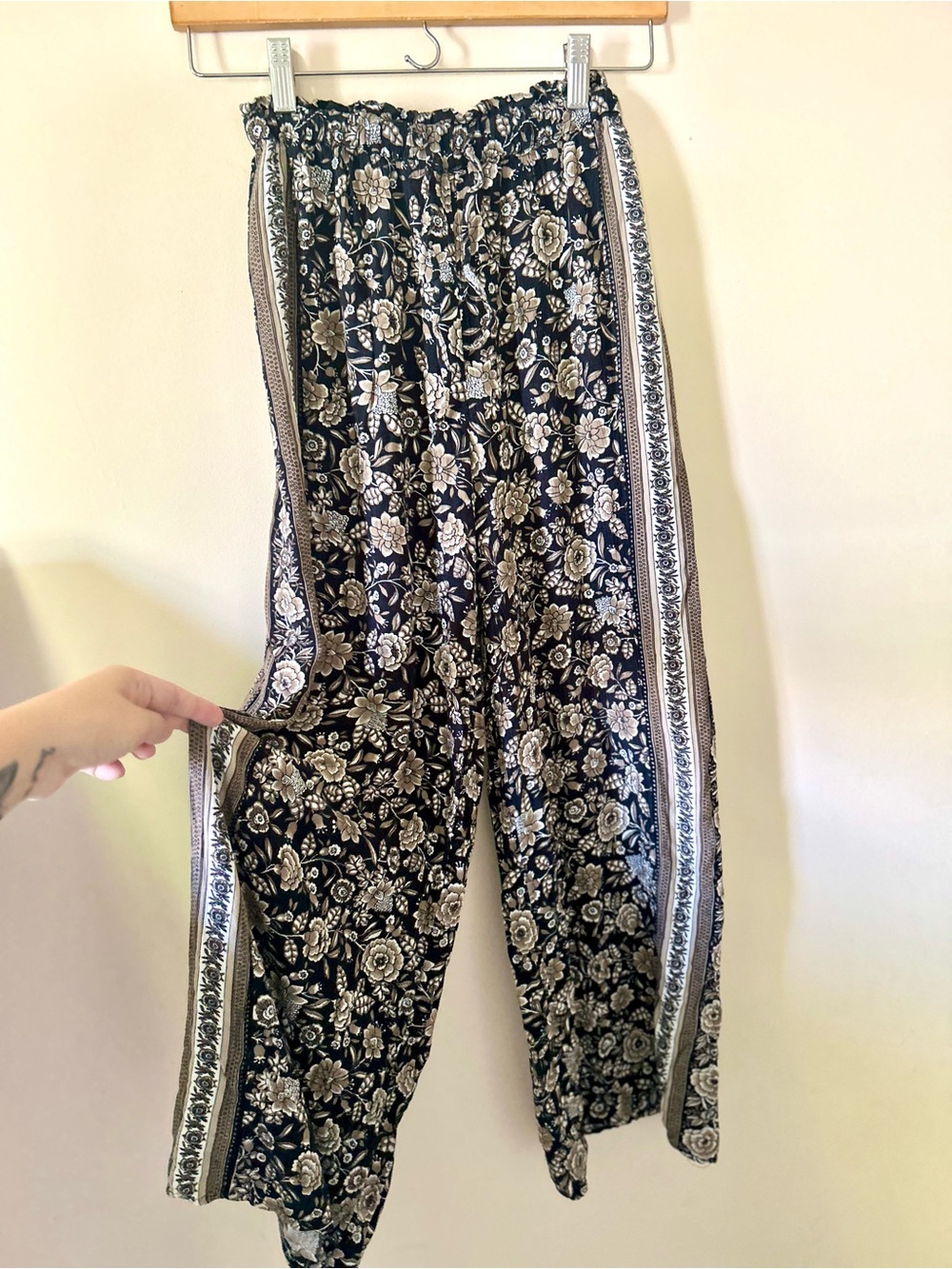 American Eagle Boho Floral Wide Leg Palazzo Pants Side Stripe Elastic Waist XS